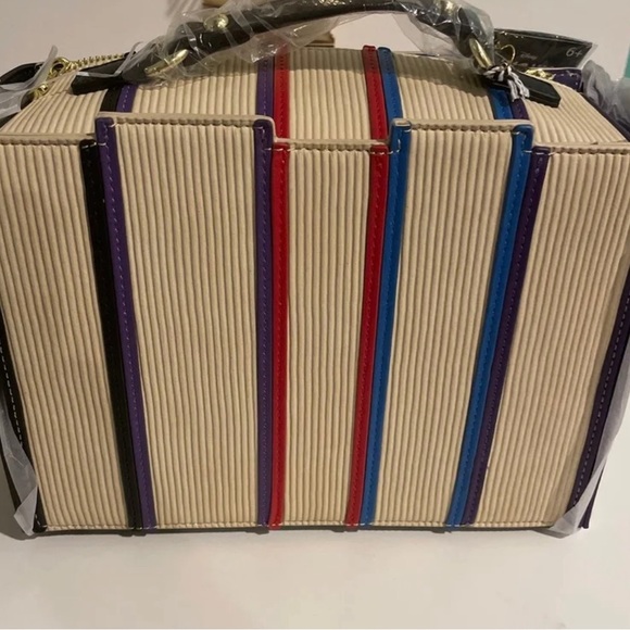 Loungefly Villains Book Bag - Limited Edition - Picture 2 of 3